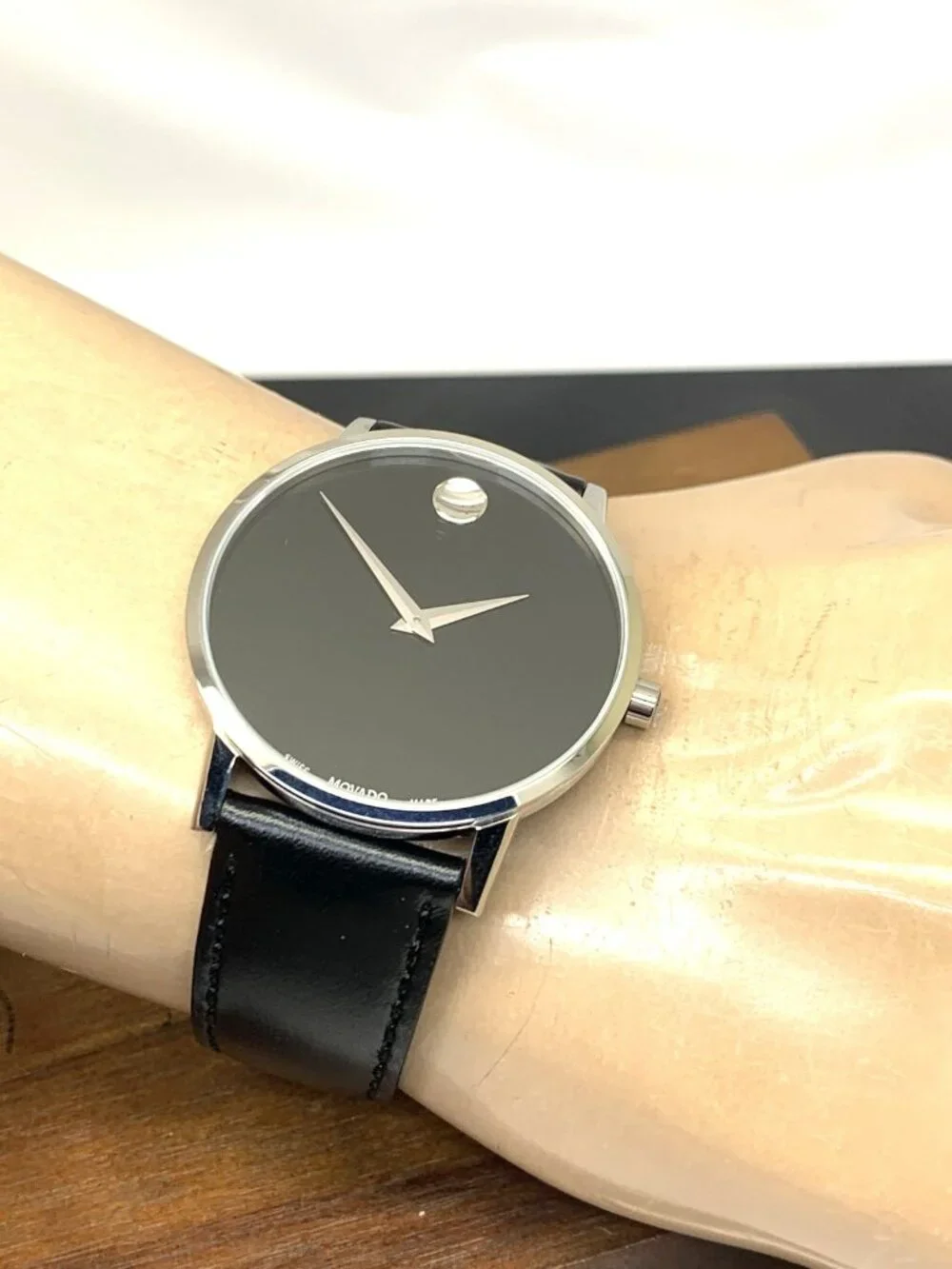 Movado Men's Watch 0607269 Swiss Quartz Silver Museum Black Dial Leather Strap